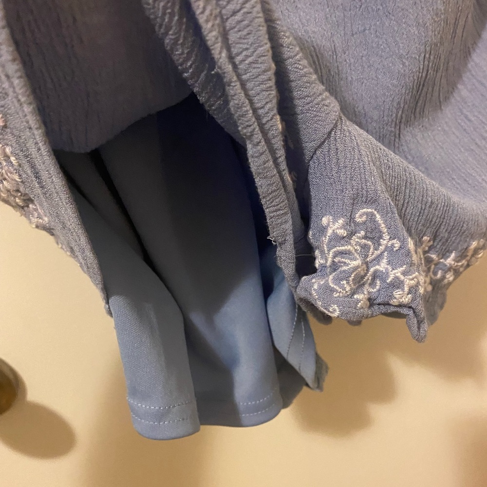 Francesca’s Embroidered Romper - Picture 7 of 7